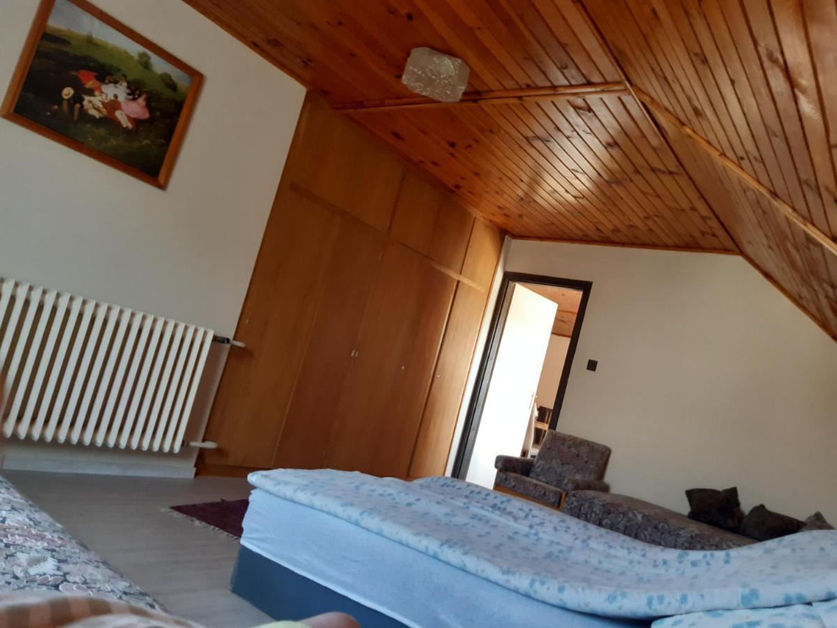 Отель Toldi Apartman Кестхей Экстерьер фото