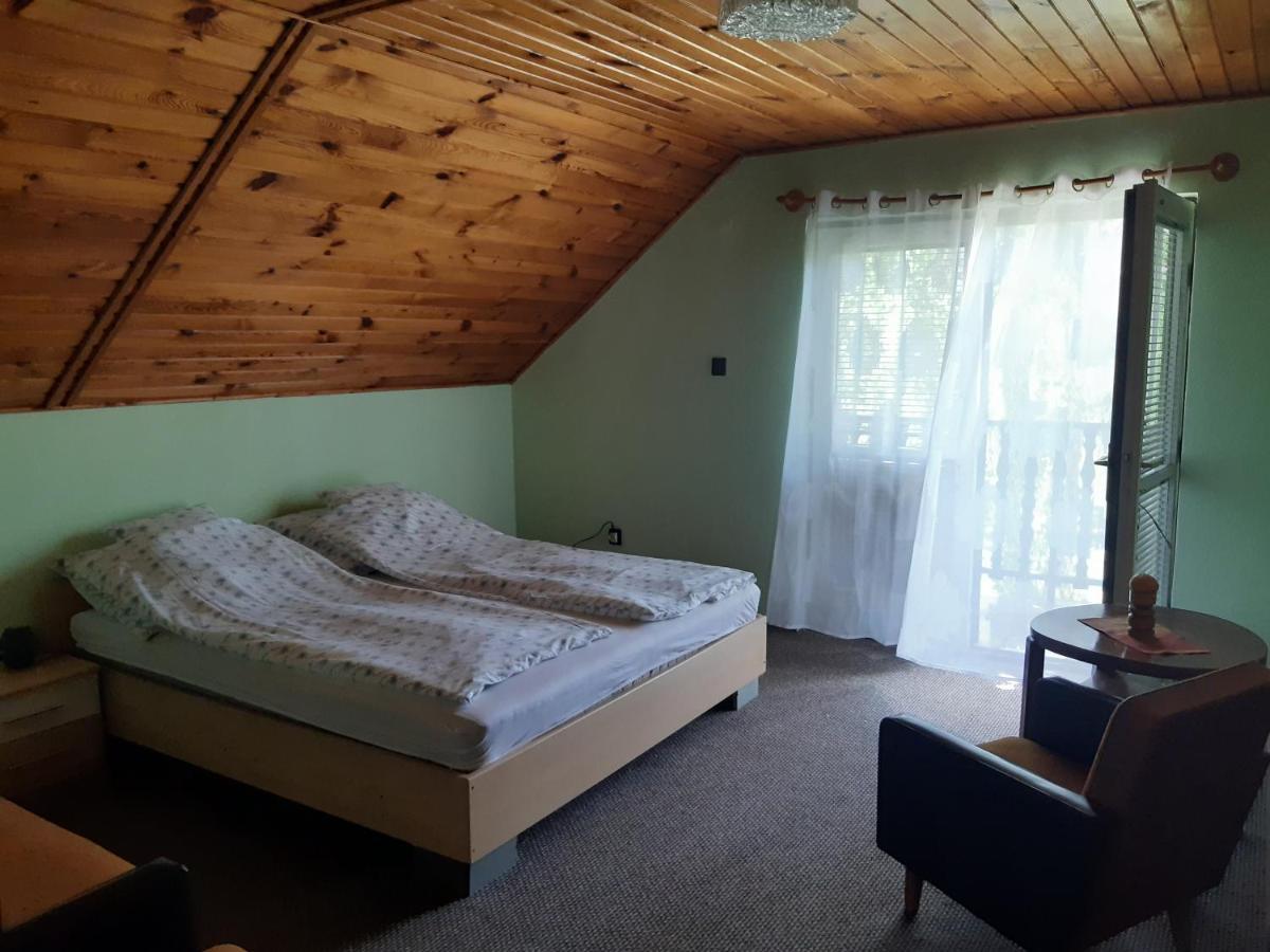 Отель Toldi Apartman Кестхей Экстерьер фото